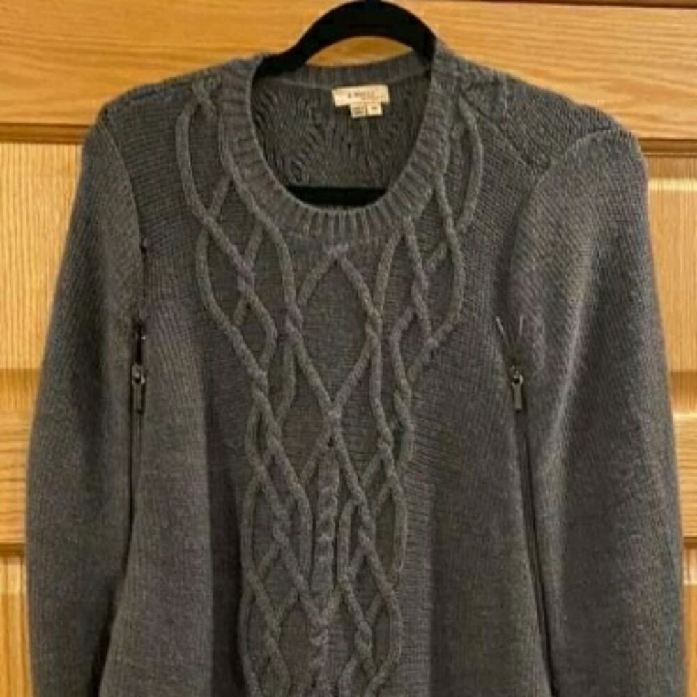 A. MOSS Sweater cap - Picture 16 of 16